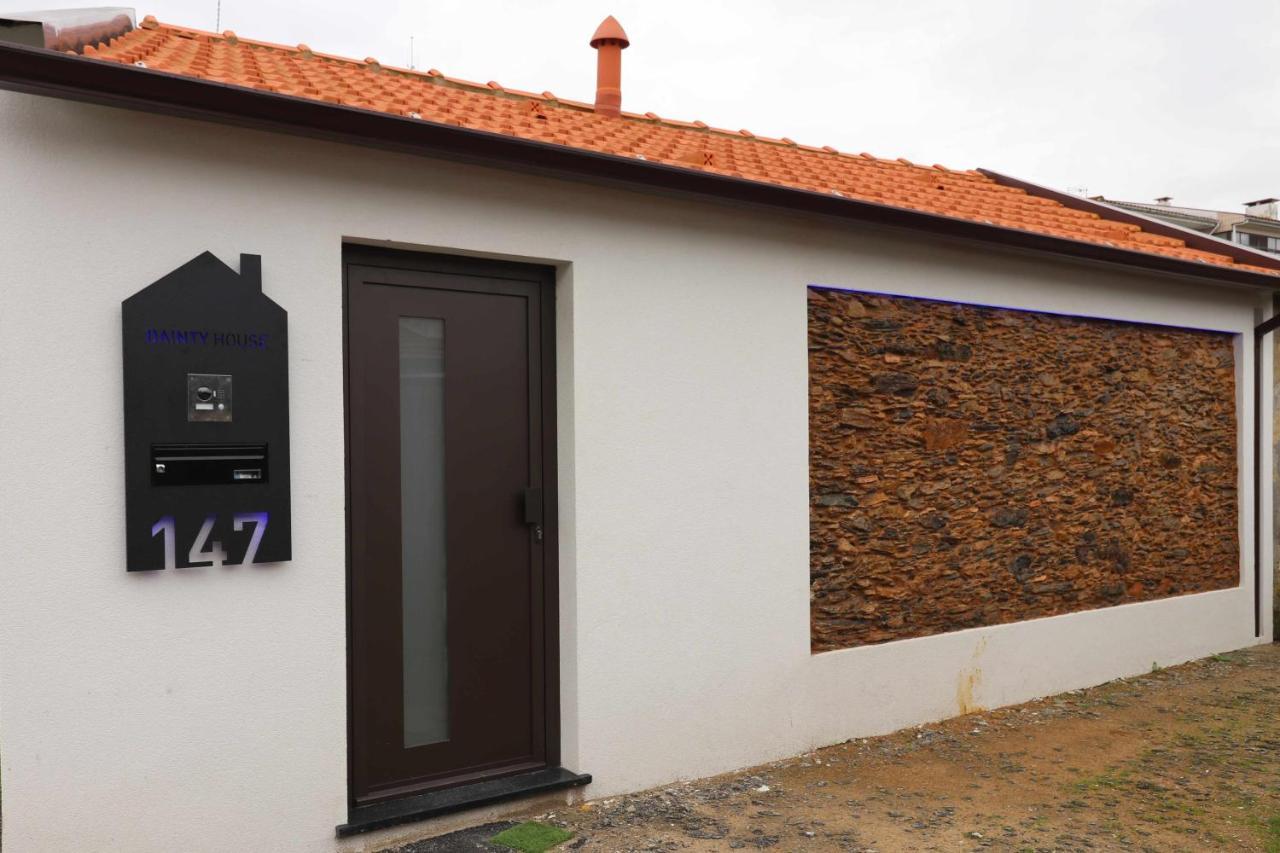 Dainty House Villa Овар Екстериор снимка