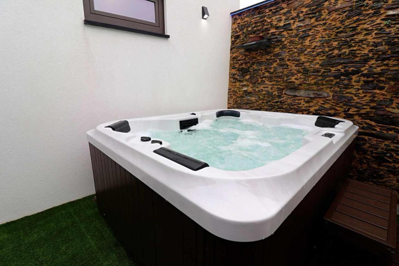 Dainty House Villa Овар Екстериор снимка